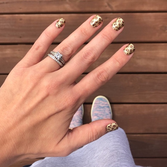 Color Street SAFARI CHIC Leopard Animal Print Cheetah Glitter Nail Strips - Picture 9 of 12